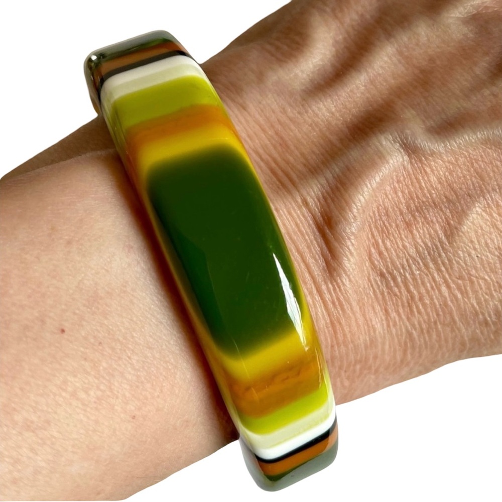 Vintage Striped Resin Bangle Bracelet - Picture 4 of 8